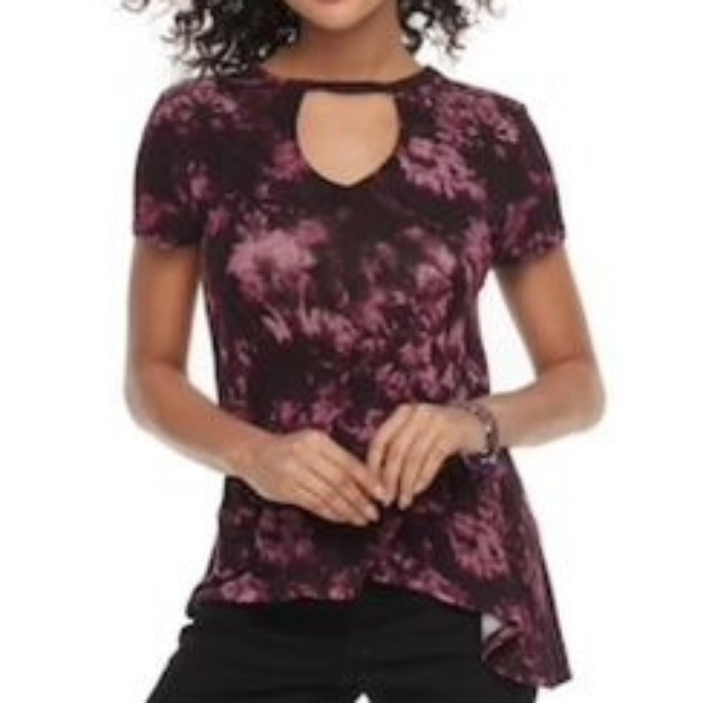 Mudd tie dye style keyhole shirt